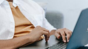 ¿Quien es el dueño de Betcris?